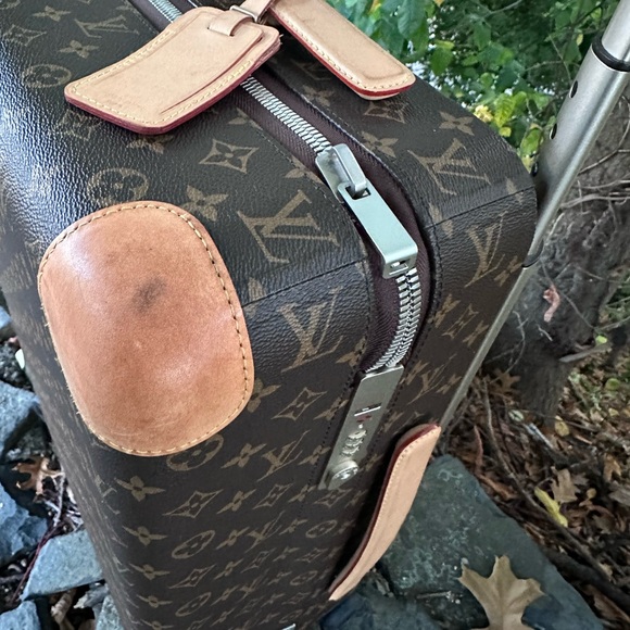 Louis Vuitton M23203
Horizon 55 - Picture 11 of 17
